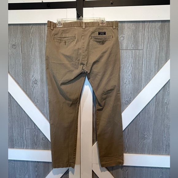 036. Men’s Banana Republic Skinny Chino khaki color pants. - Picture 2 of 4